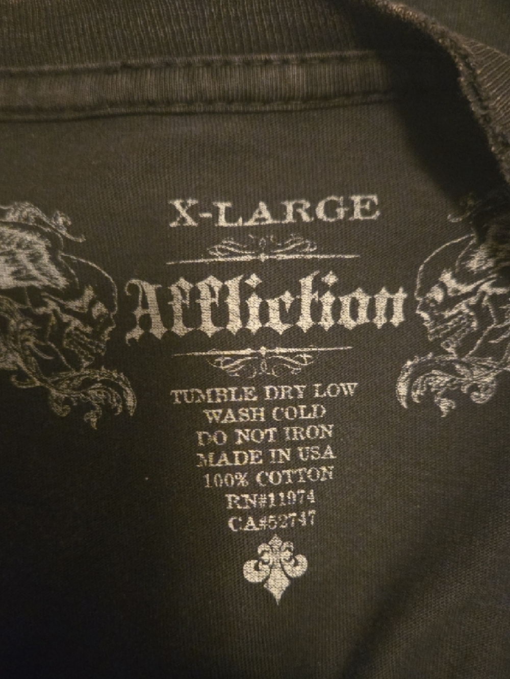 Affliction skull horse graphic tee faded black Y2K distressed Mens X Large - Picture 3 of 3